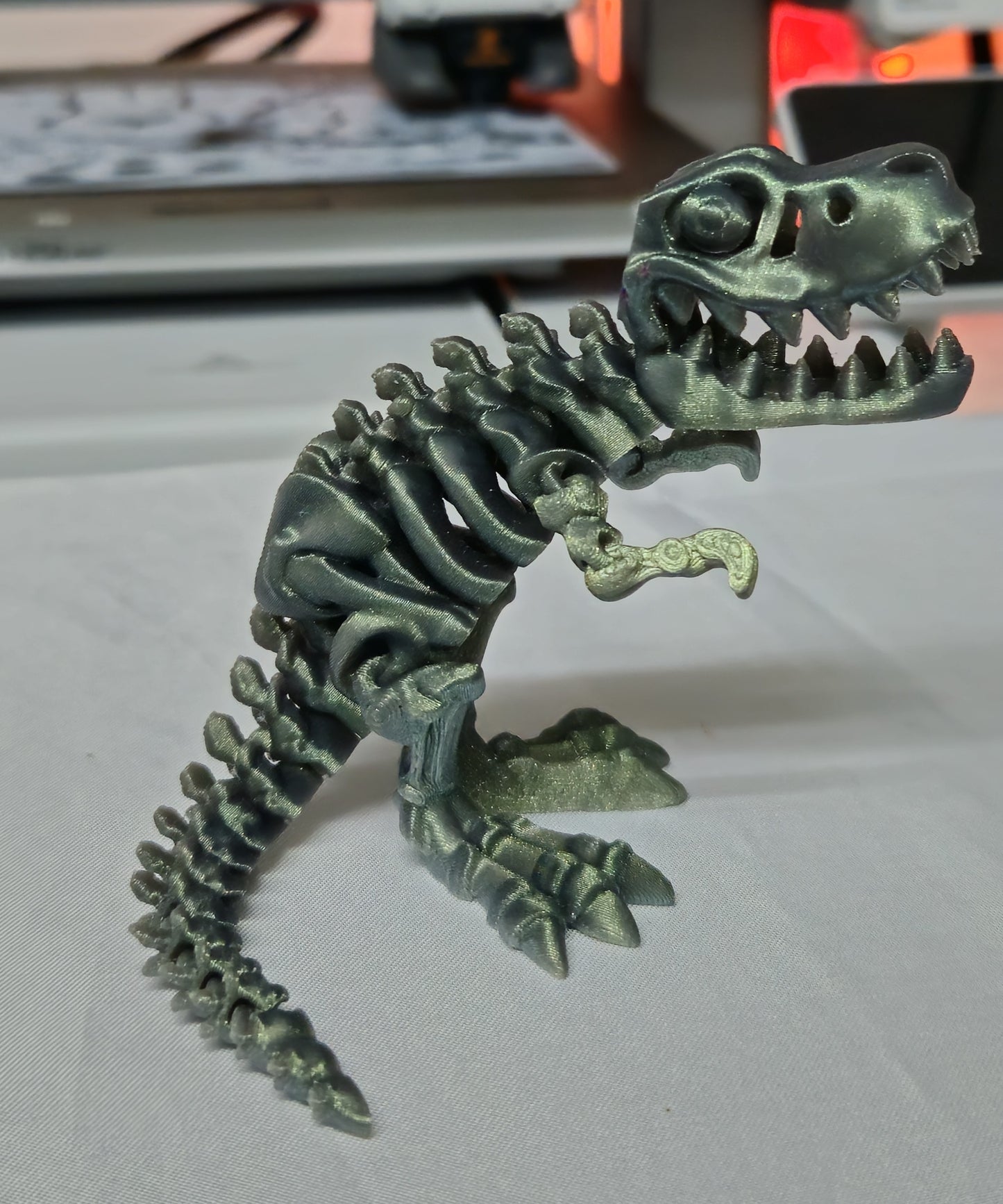 T-Rex klein